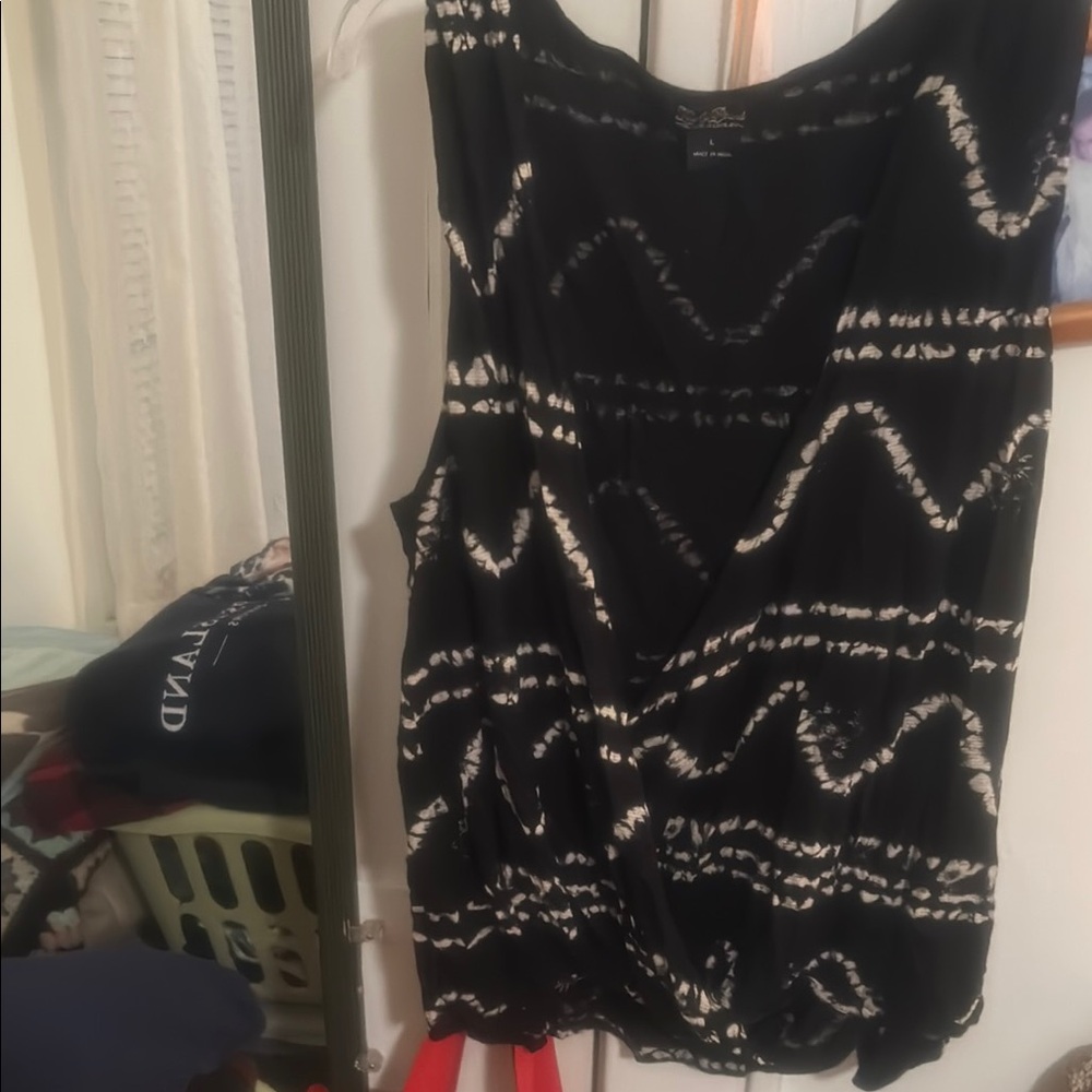 Lucky Brand Black and White Graphic Wrap Tank Top